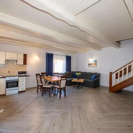 Casa vacanze Two-story Right On The Beach, Pool